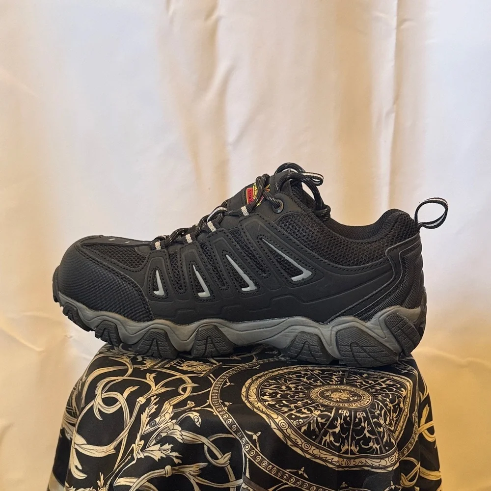 Thorogood crosstrex safety toe work shoes